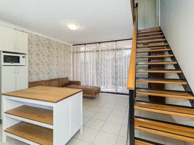 Cozy 2/435 Charles Street, North Perth, WA 6006