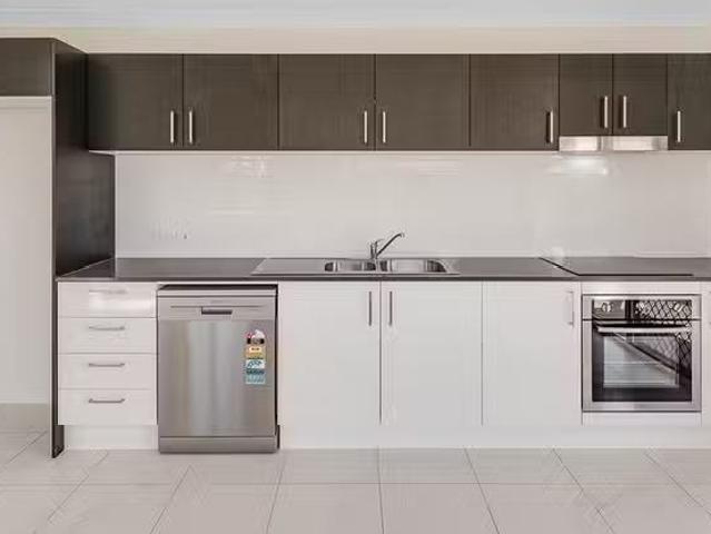 Nice 2/45 Love Street, Northgate QLD 4013