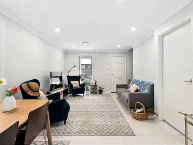 Rental! 2/49 Canberra Street, OXLEY PARK Townhouse for rent L.