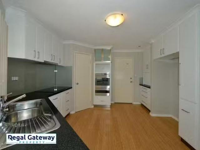Just in! 24 Chinchilla Parkway, Port Kennedy, WA 6172