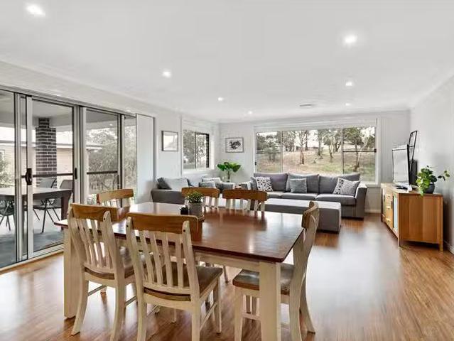 Cozy 24 Eurawillah Street, Orange, NSW 2800