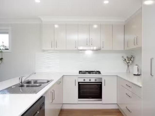Nice 2/4 Eagle Close, Old Bar, NSW 2430