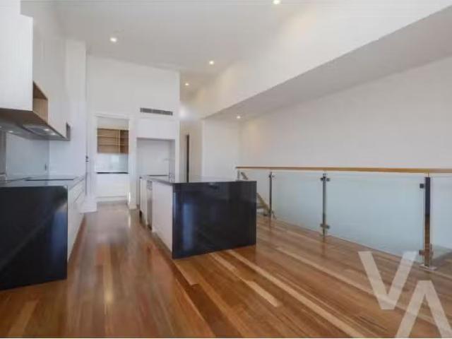 Cozy 24 Flint Street, Stockton Townhouse for rent Listed by P.