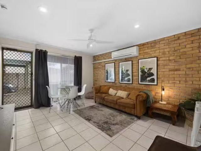 Unique 2/4 Garget Street, East Toowoomba, QLD 4350