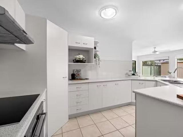 For Rent! 24 Glorious Way, Forest Lake, QLD 4078