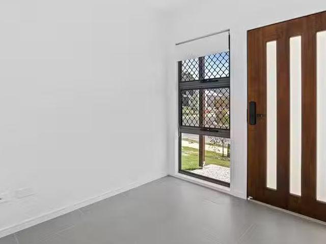 Just in! 24 Jacana Close, Springfield, QLD 4300
