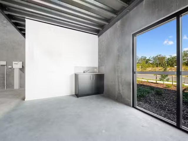 Unique 2/4 Lenco Crescent, Landsborough, QLD 4550 Industrial.