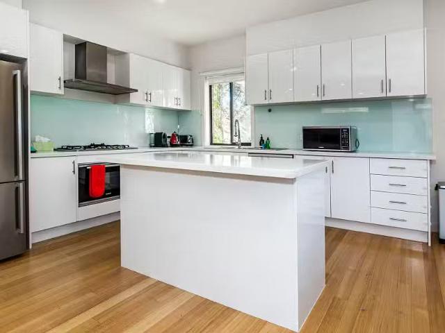 Unique 2/4 Lilac Court, Blackburn North VIC 3130