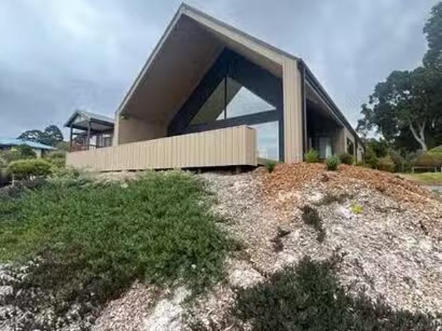 Nice 24 Russell Rise, Denmark, WA 6333