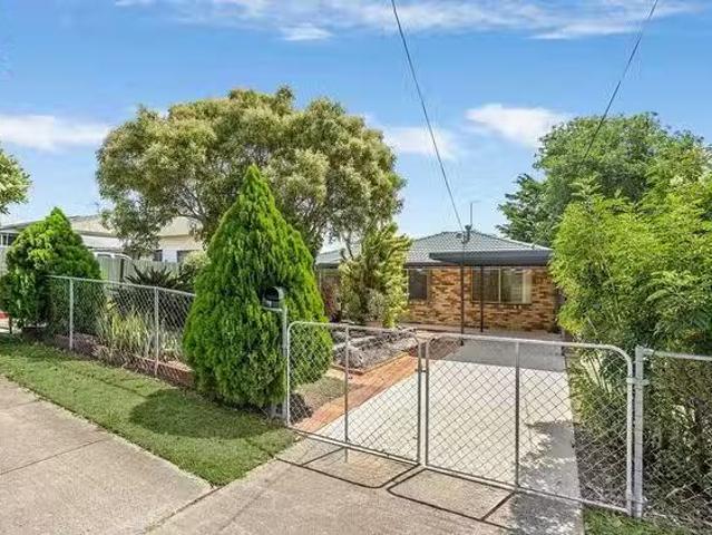Nice 24 River Road, Bundamba, QLD 4304