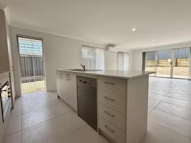Deal! 24B Wood Avenue, Waroona, WA 6215