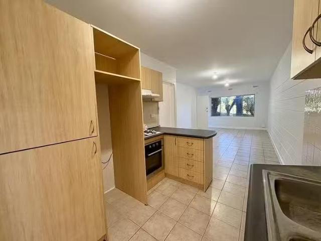 Deal! 2/561 Canning Highway, Alfred Cove, WA 6154