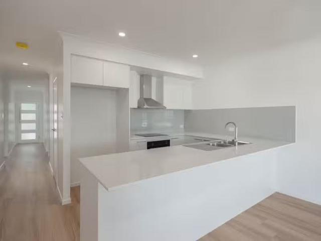Nice 2/58a Serenity Drive, SOUTHSIDE, QLD 4570 House for Rent