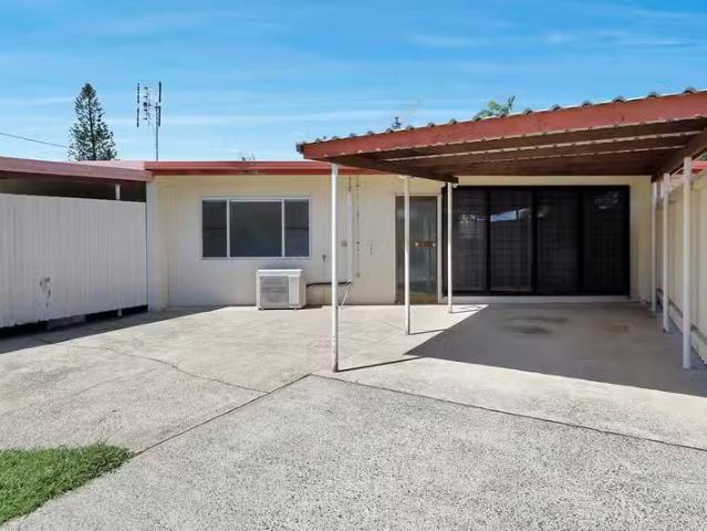 Just in! 2/5 Emu Street, SLADE POINT, QLD 4740 Unit for Rent
