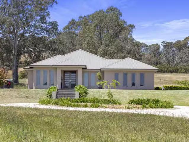 Unique 25 Felix Street, Woodside, SA 5244