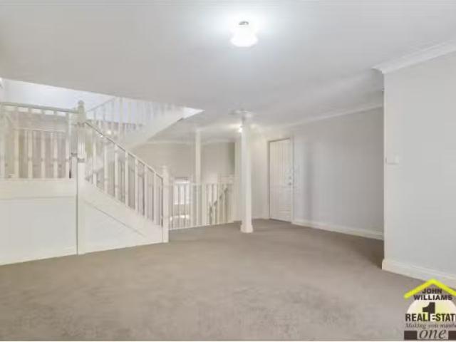 For Rent! 25 Greenhill Drive, Glenwood House for rent Listed.