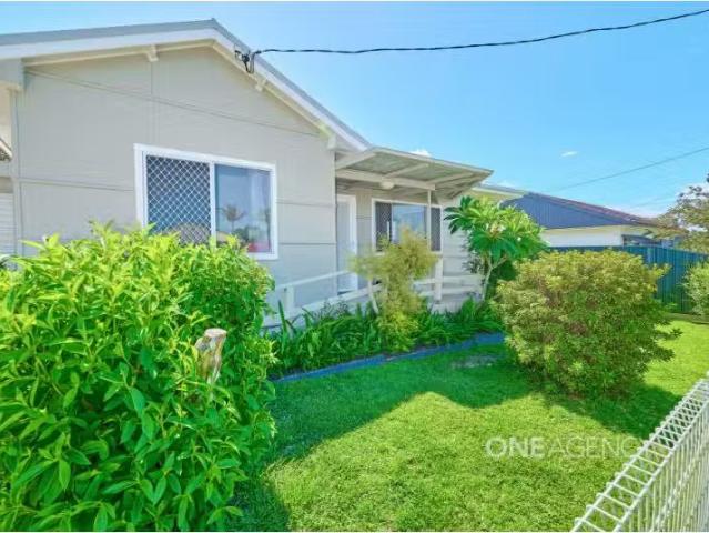 Charming 25 Hudson Avenue, Port Macquarie House for rent List.
