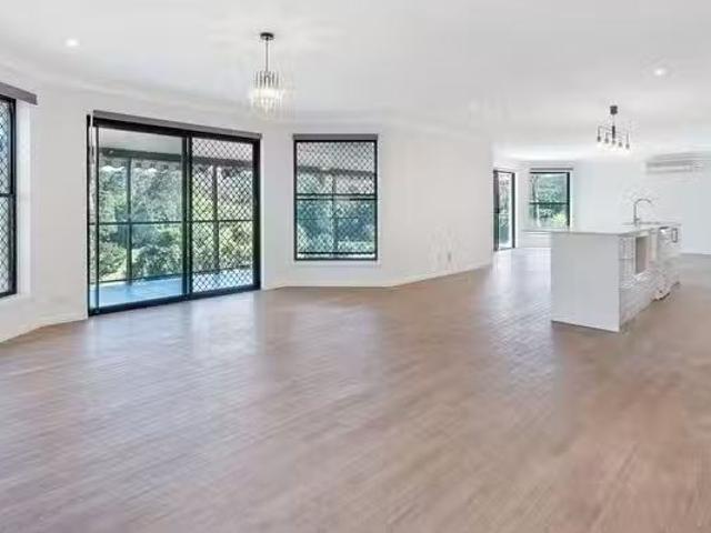 Deal! 25 Julatten Place, Upper Kedron, QLD 4055