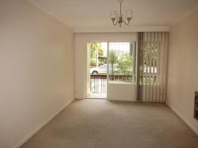Charming 2/60 Mimosa Road, Carnegie, VIC 3163