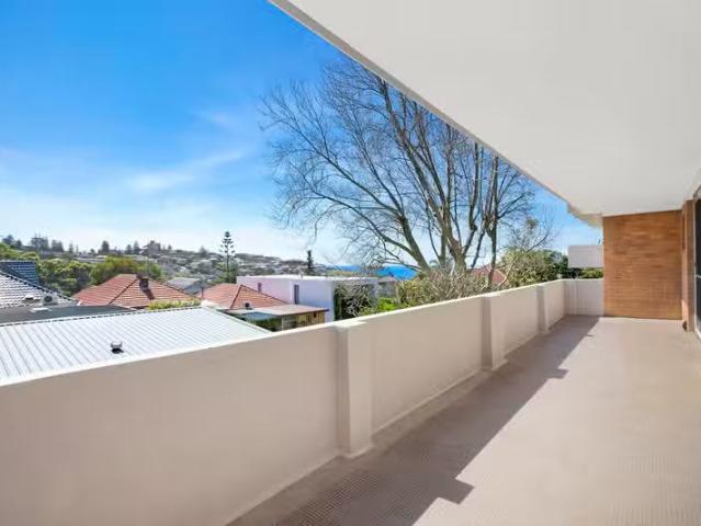 Charming 2/685 Old South Head Road, Vaucluse NSW 2030
