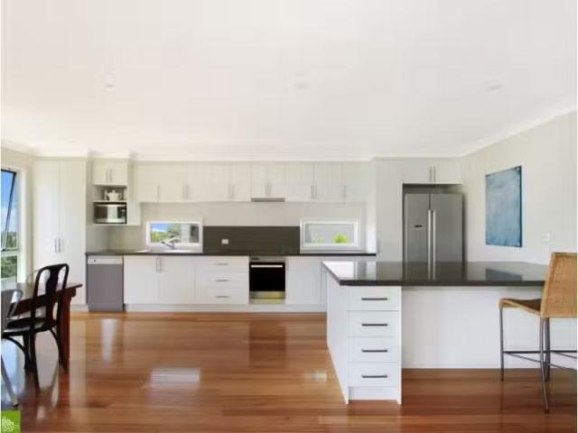 Charming 26 Ashley Avenue, FARMBOROUGH HEIGHTS House for rent.