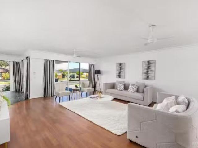 For Rent! 26 Blossom Park Drive, Mill Park VIC 3082 House Au.