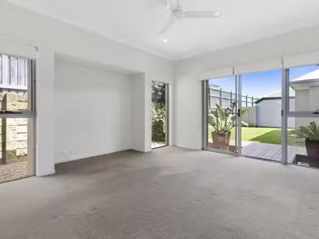 Nice 26 Brook Street, WAKERLEY, QLD 4154 House for Rent