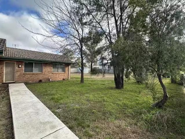 Just in! 2/6 Cooyal Street, Cowra, NSW 2794