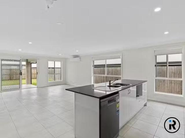 Rental! 26 Girramay Street, Yarrabilba, QLD 4207