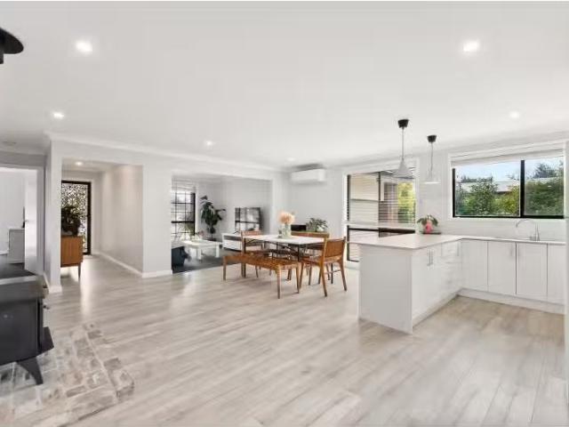 Charming 26 Koyong Close, MOSS VALE House for rent Listed by.