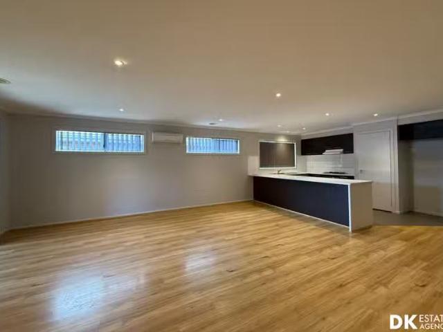 Nice 26 Pioneer Dr, Deer Park VIC 3023