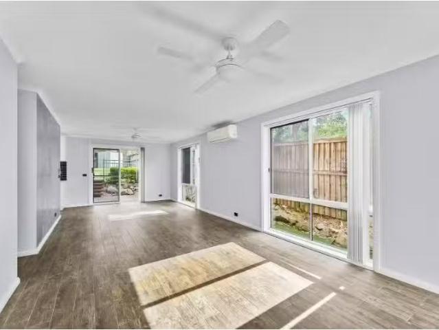Rental! 26 Popperwell Drive, Menai Townhouse for rent Listed.