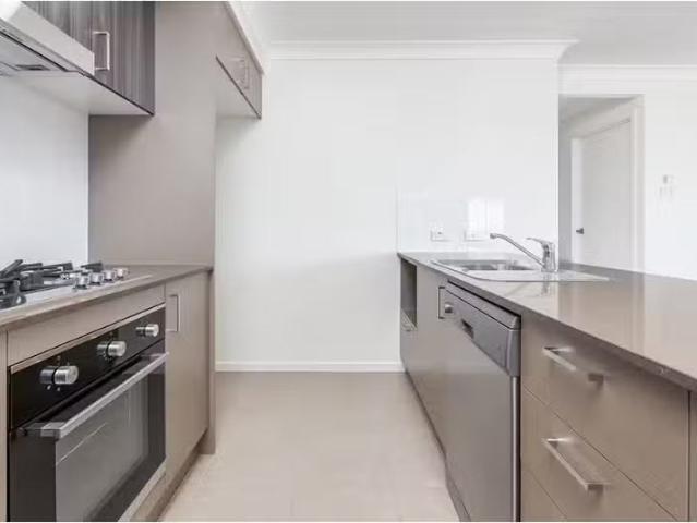 Cheap 26b Friarbird Ridge, ABERGLASSLYN Townhouse for rent Li.