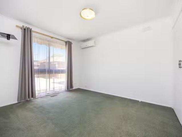 Charming 2/736 Centre Road, Bentleigh East VIC 3165