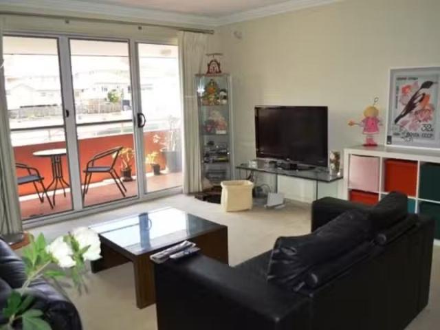 Just in! 27/81 Annerley Road, WOOLLOONGABBA Apartment for rent.