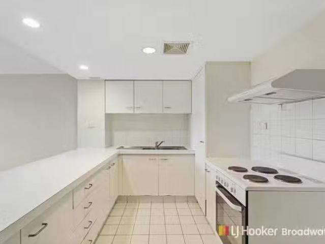 Charming 2/79 Government Road, Labrador, QLD 4215