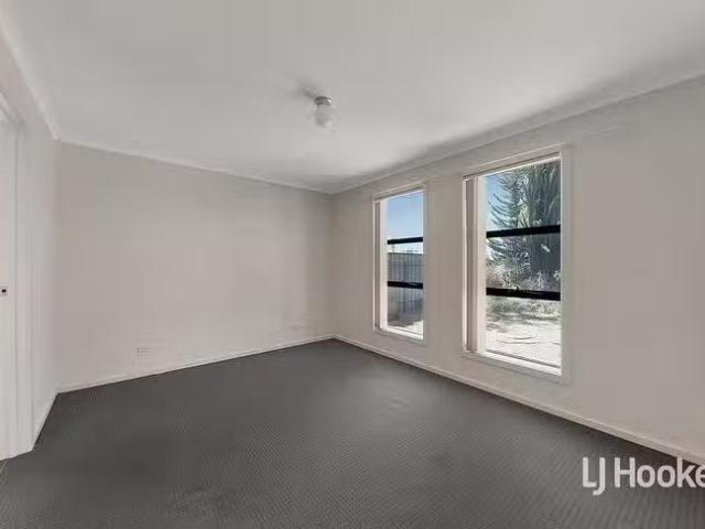 Unique 27 Jane Street, Smithfield, SA 5114