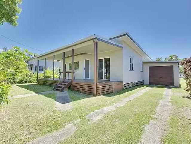 Nice 27 Little Park Street, Yeppoon, QLD 4703