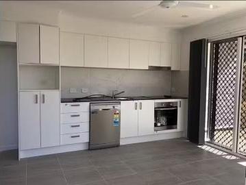 Cozy 2/7 Radcliffe Court, Bellbird Park, QLD 4300