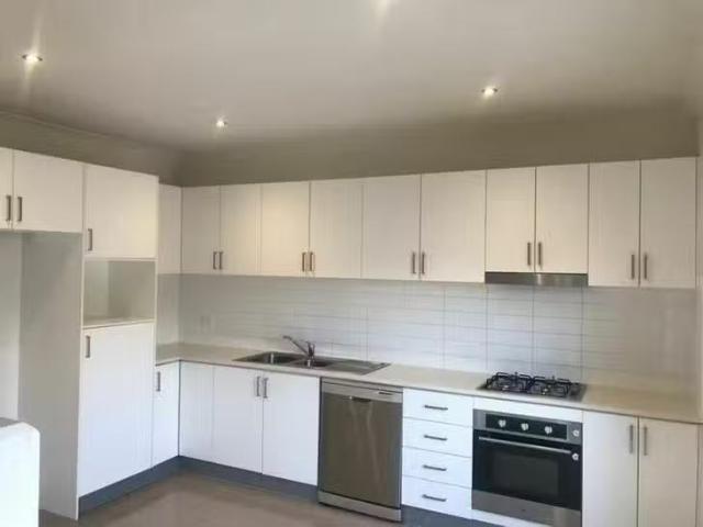 Unique 28/1 11 Hyde Park Avenue, Craigieburn, VIC 3064