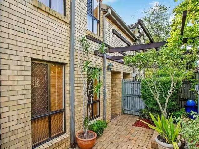 Unique 2/81 Elizabeth Street, Paddington, QLD 4064