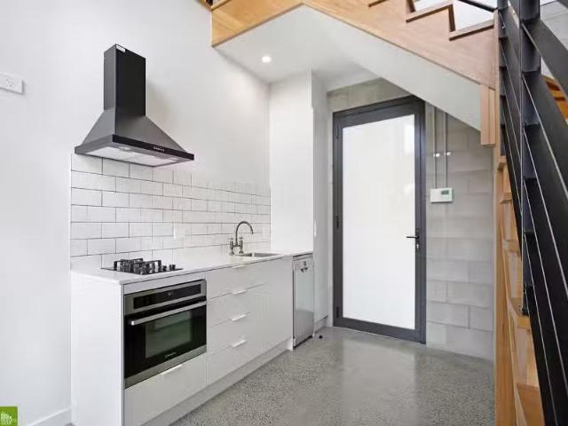 New 2/8 Matthews Street, Wollongong Townhouse for rent Listed.