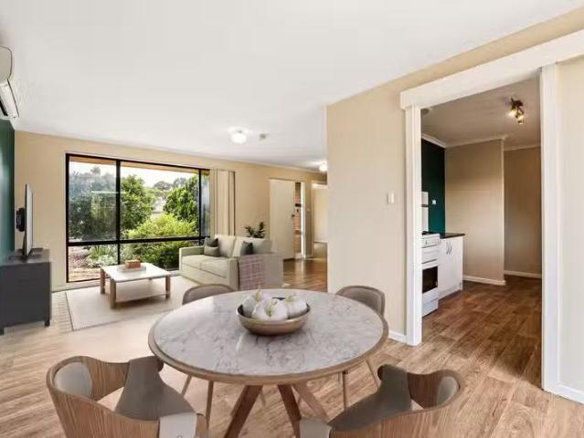 Nice 28 Acacia Road, Morphett Vale, SA 5162 House for Rent