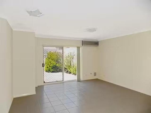 Nice 28 Ashburton Street, East Victoria Park, WA 6101
