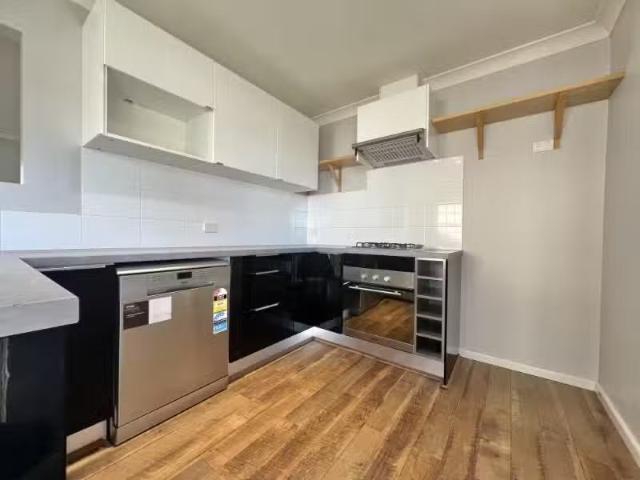 Unique 28 Callaghan Street, Parkes House for rent Listed by T.