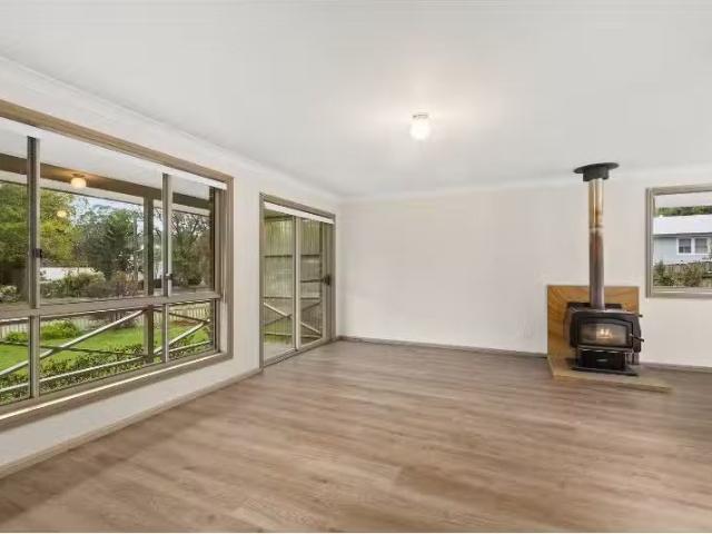 Rental! 28 Ebury Street, BUNDANOON House for rent Listed by K.