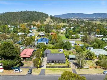 Rental! 28 High St, Cobargo House for rent Listed by Bee Cram.