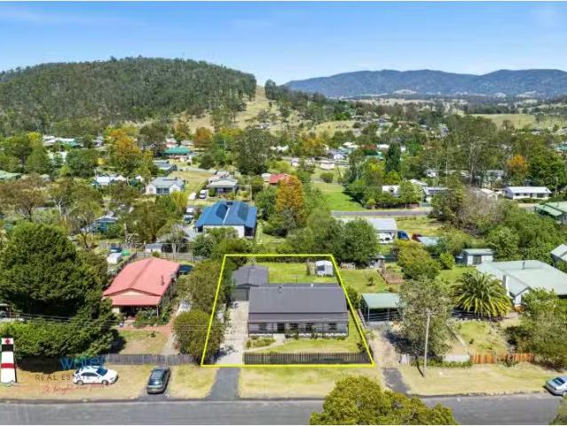 New 28 High St, Cobargo House for rent Listed by Bee Cramb of.