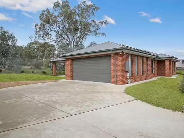 New 28 Paddlesteamer Court, Thurgoona, NSW 2640