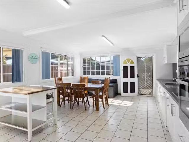 Cheap 28 Rhodin Drive, Long Jetty House for rent Listed by To.